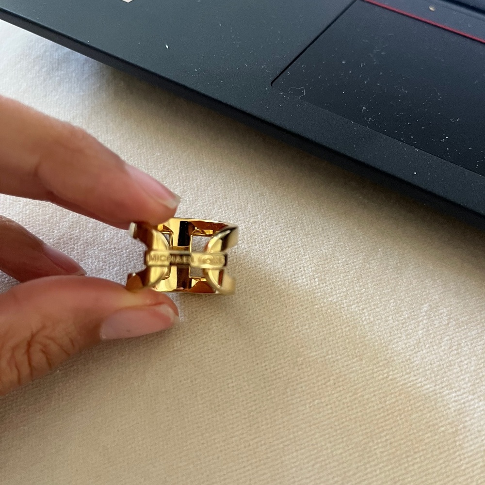 Michael Kors ring